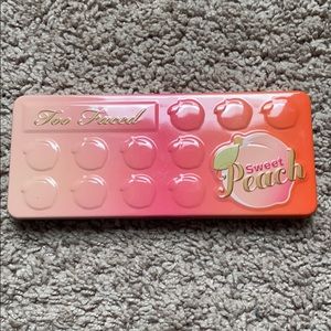 Too Faced Sweet Peach Eyeshadow Palette